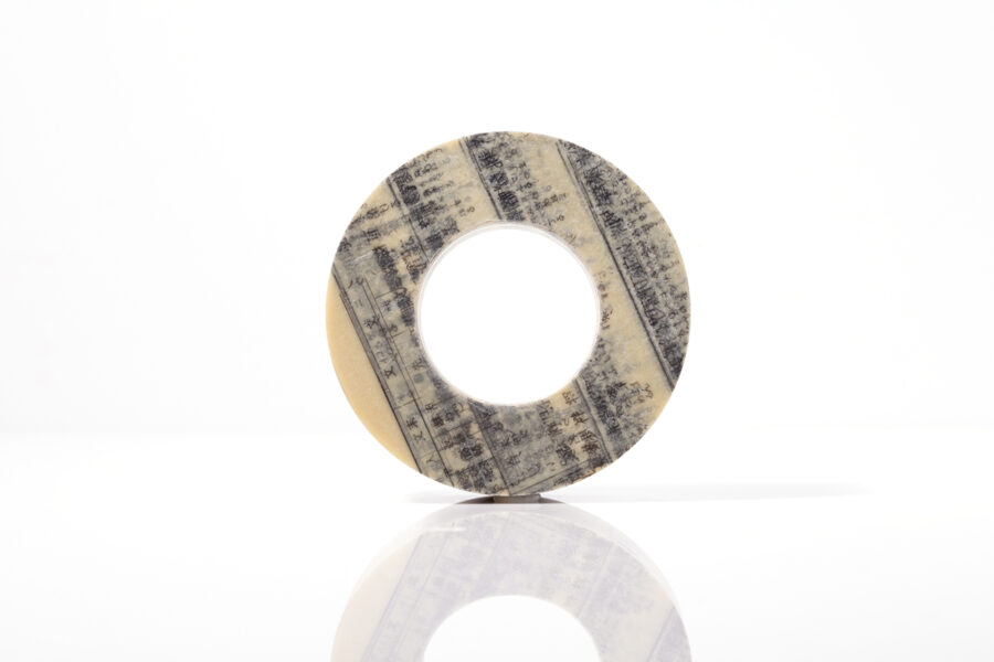 jiku Ranentai / 時空螺捻体 概念の輪白背景正面画像